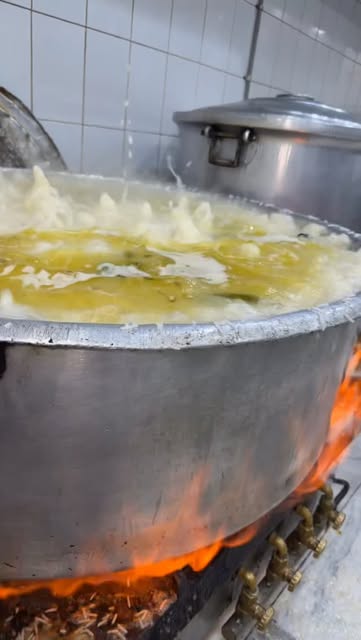 قِدر المندي على نار هادئة